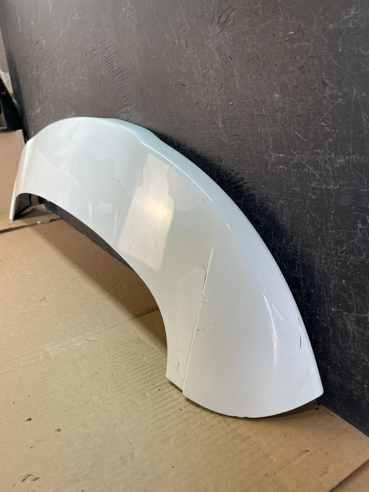 2015 to 2020 Kia Sedona Rear Trunk Spoiler Wing AE3759 DG1