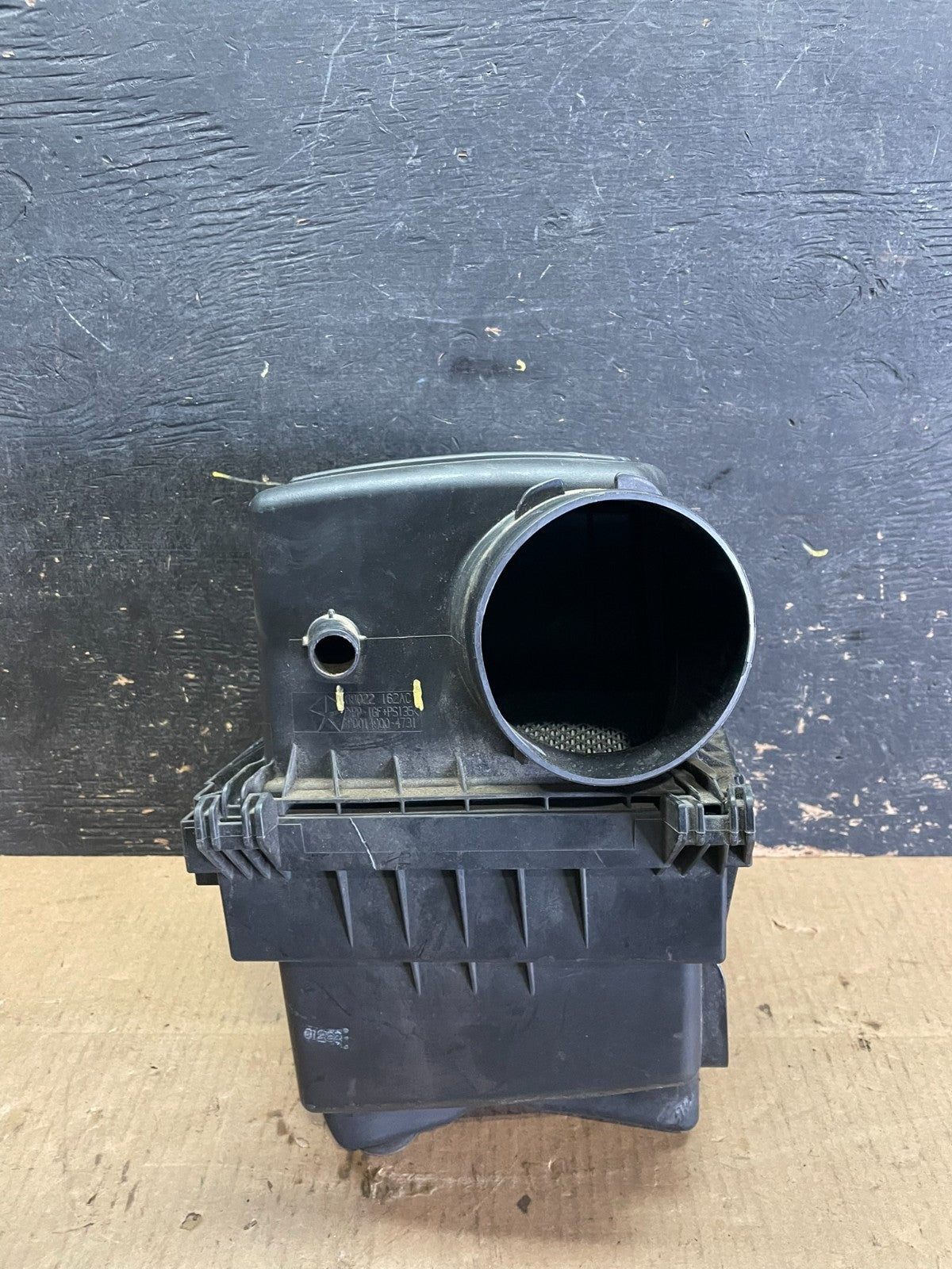 2011 - 2021 Dodge Durango 3.6L Air Filter Cleaner Box OEM aa2412 DG2