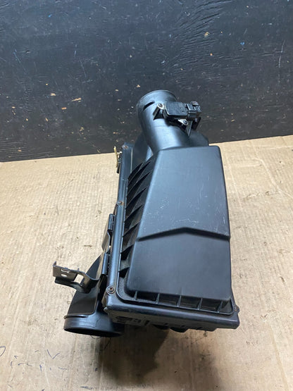 2010 to 2013 Land Rover Range Rover Sport Air Intake Cleaner Box Left Side O32021