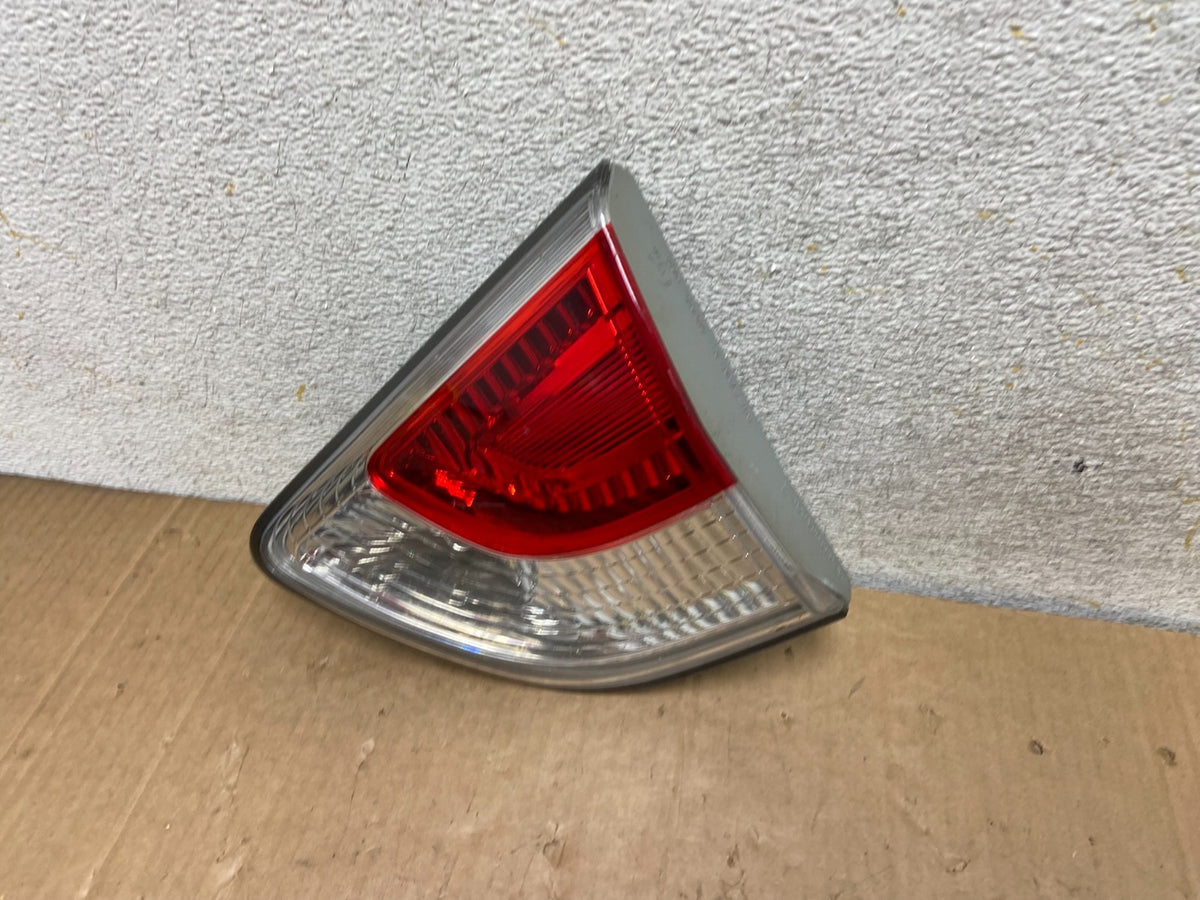 2013 to 2016 Nissan Pathfinder Right Passenger Inner Tail light AI9126 LK1