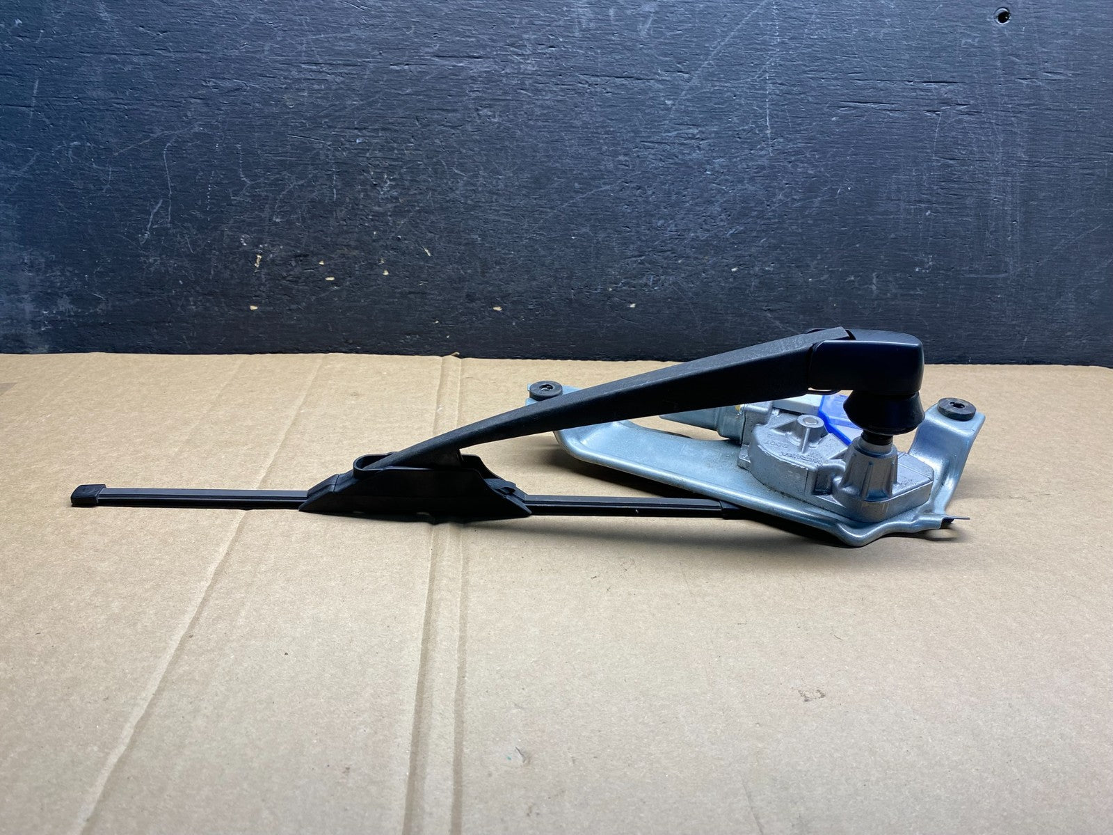 2015 to 2018 Subaru Outback Legacy Window Windshield Wiper Motor Linkage AG36603