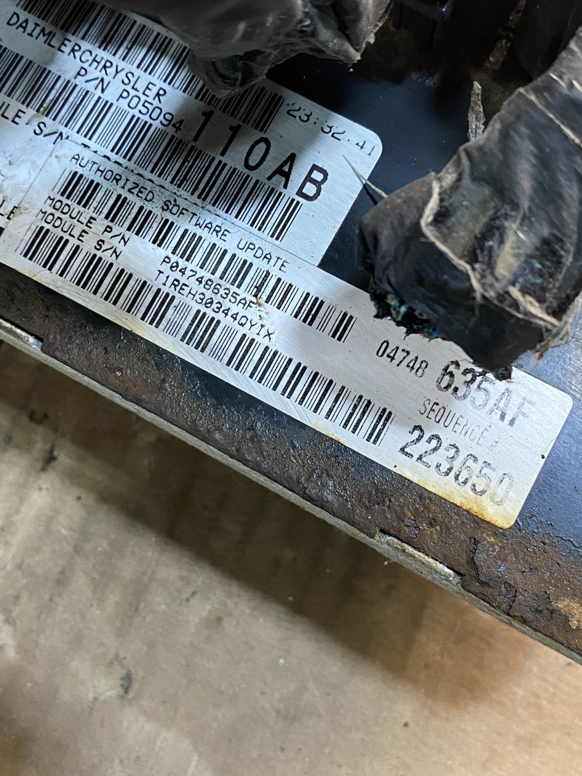 2005 Chrysler Caravan 3.3L Engine Control Unit ECU P04748635AF ah7394 DG2