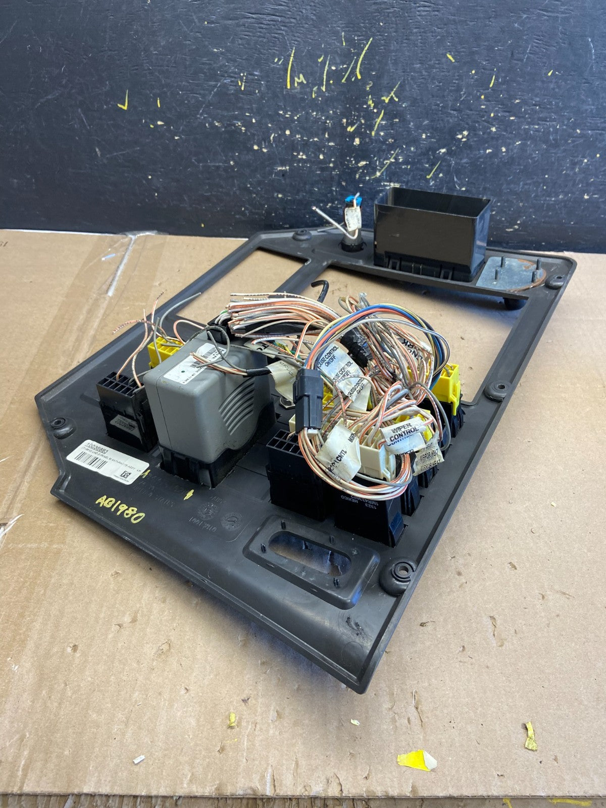 2018 Mack Dash Panel with Rocker Switches 84MT5102M CXU612 AB19804