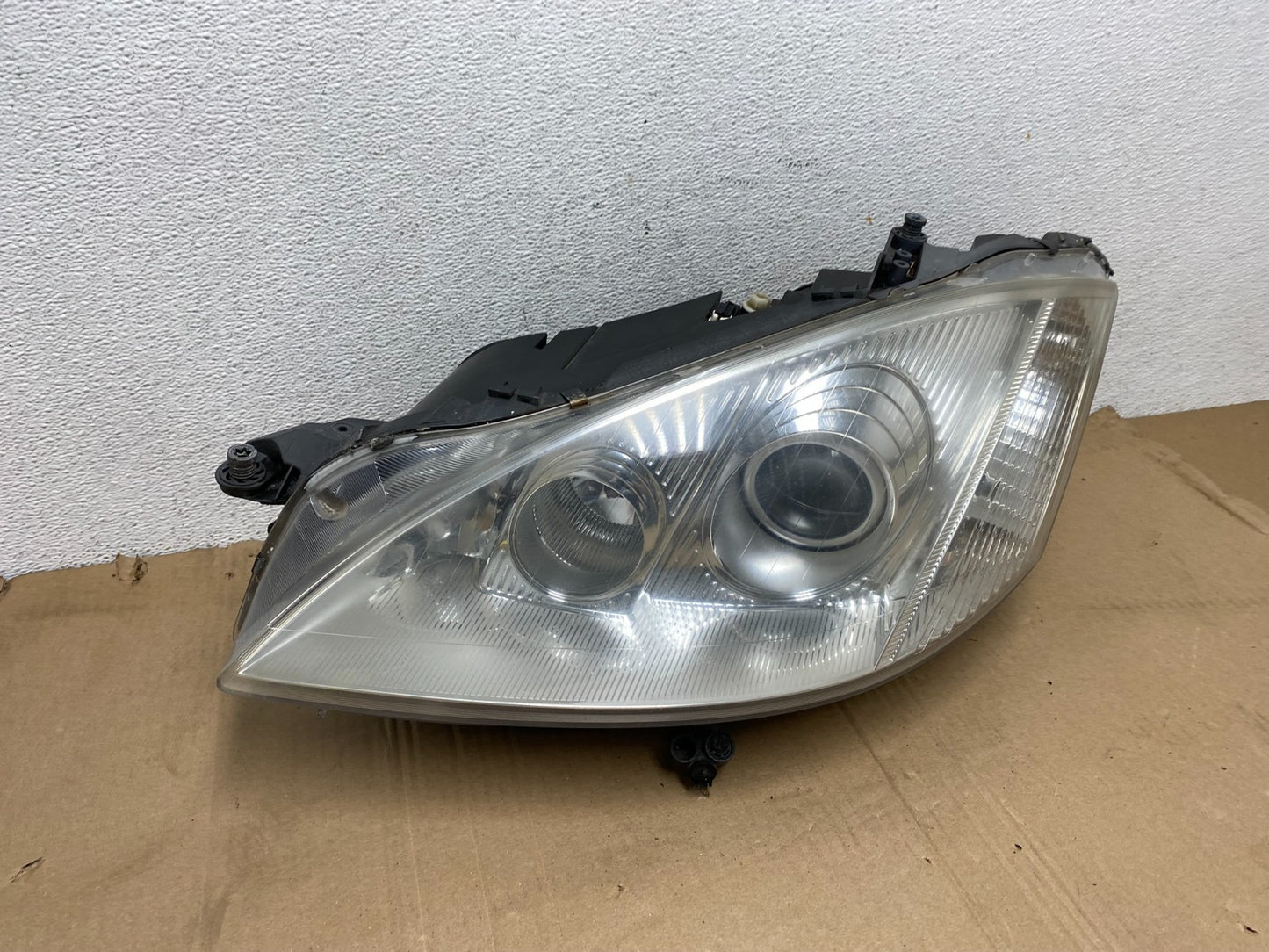 Xenon HID 2007 to 2009 Mercedes S-Class Left Driver LH Headlight AE9084 DW2