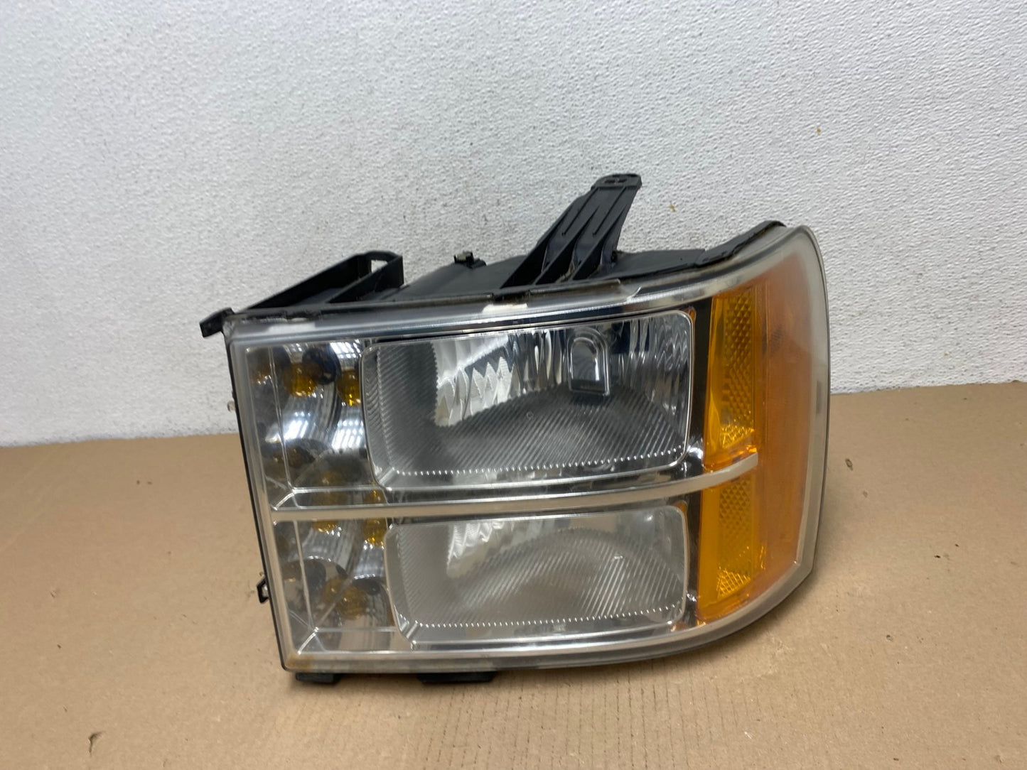 2007 - 2014 GMC Sierra Left Driver LH Side Halogen Headlight AF3054 LK0