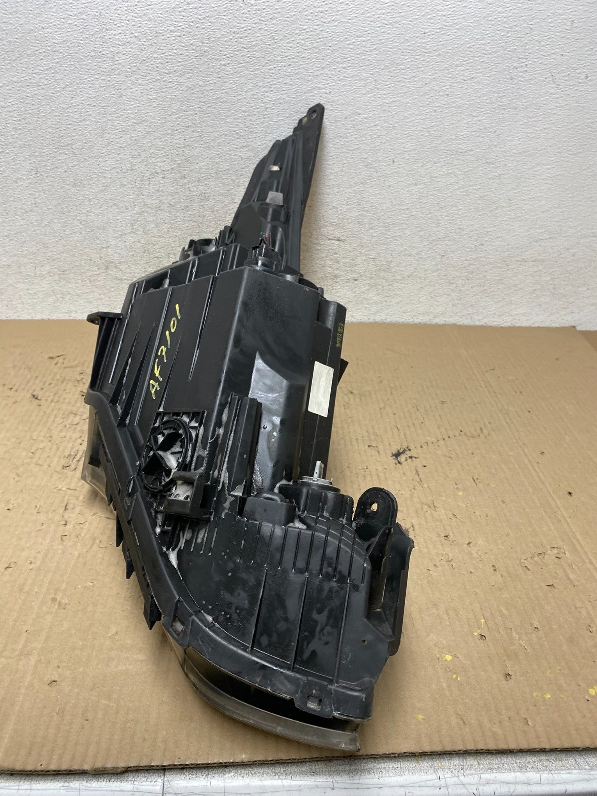 2012 - 2017 Hyundai Veloster Left Driver LH Side Halogen Headlight AF7101 DW6