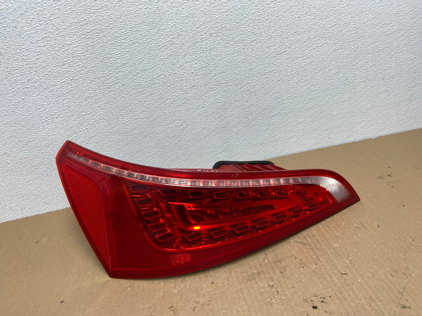 2009 to 2012 Audi Q5 Left Driver LH Side Tail light Oem AB6514 LK0