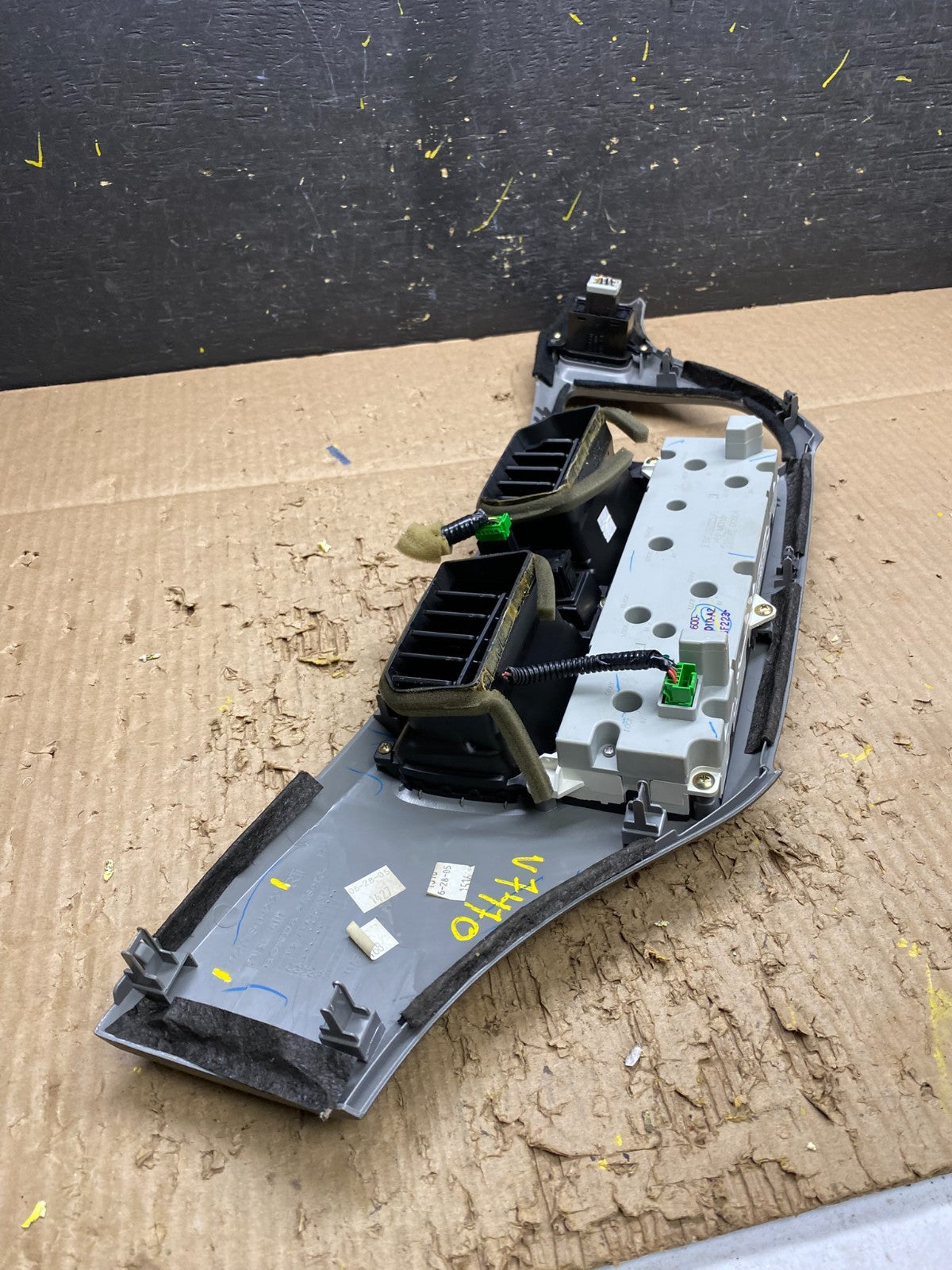 2005 to 2010 Honda Odyssey Radio Climate Control Dash Trim Bezel v7470 DG5