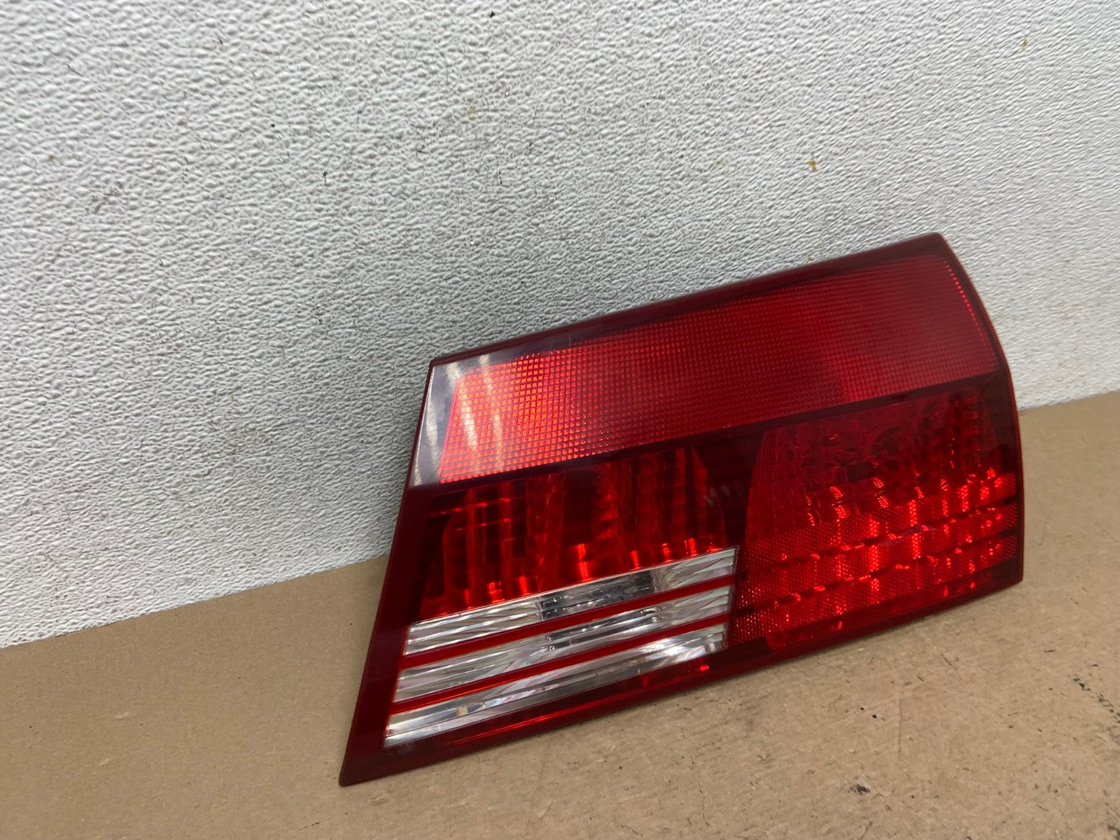 2004-2005 Toyota Sienna Right Passenger RH Side Inner Tail Light AF4952 LK2