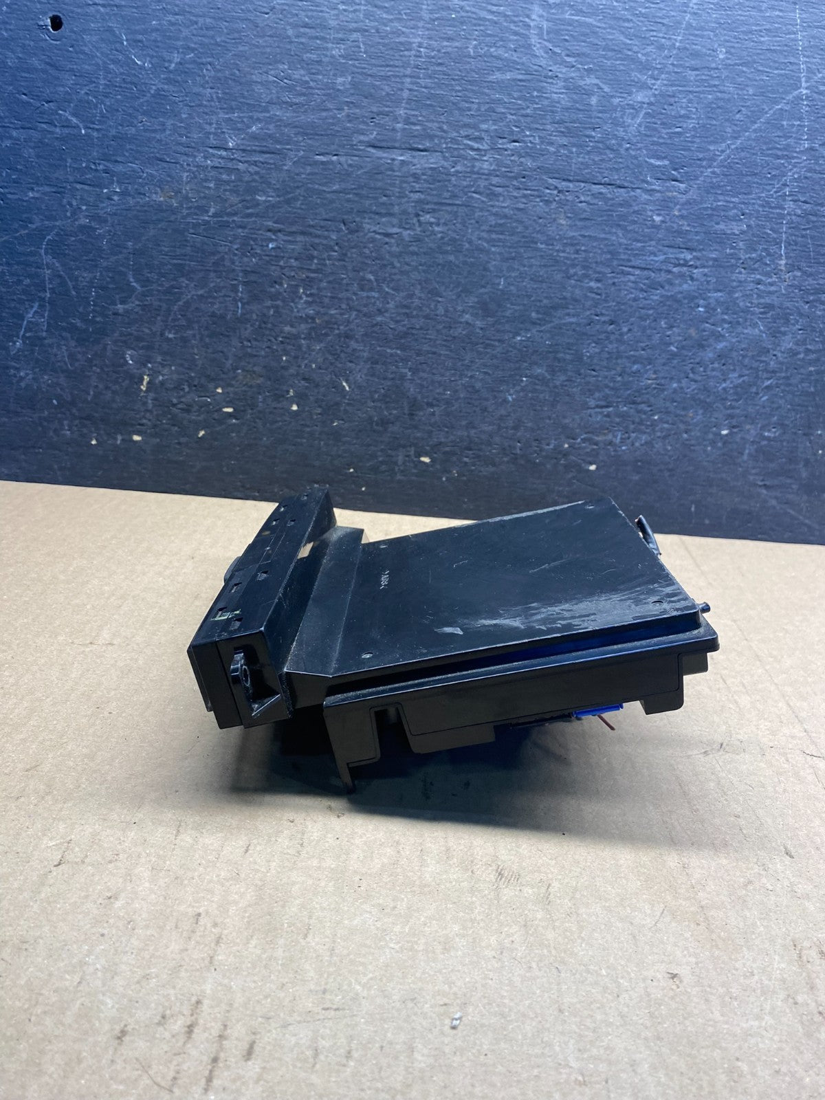 2004 to 2006 Suzuki Grand Vitara Warning Flashing Hazard Switch Button AH18001