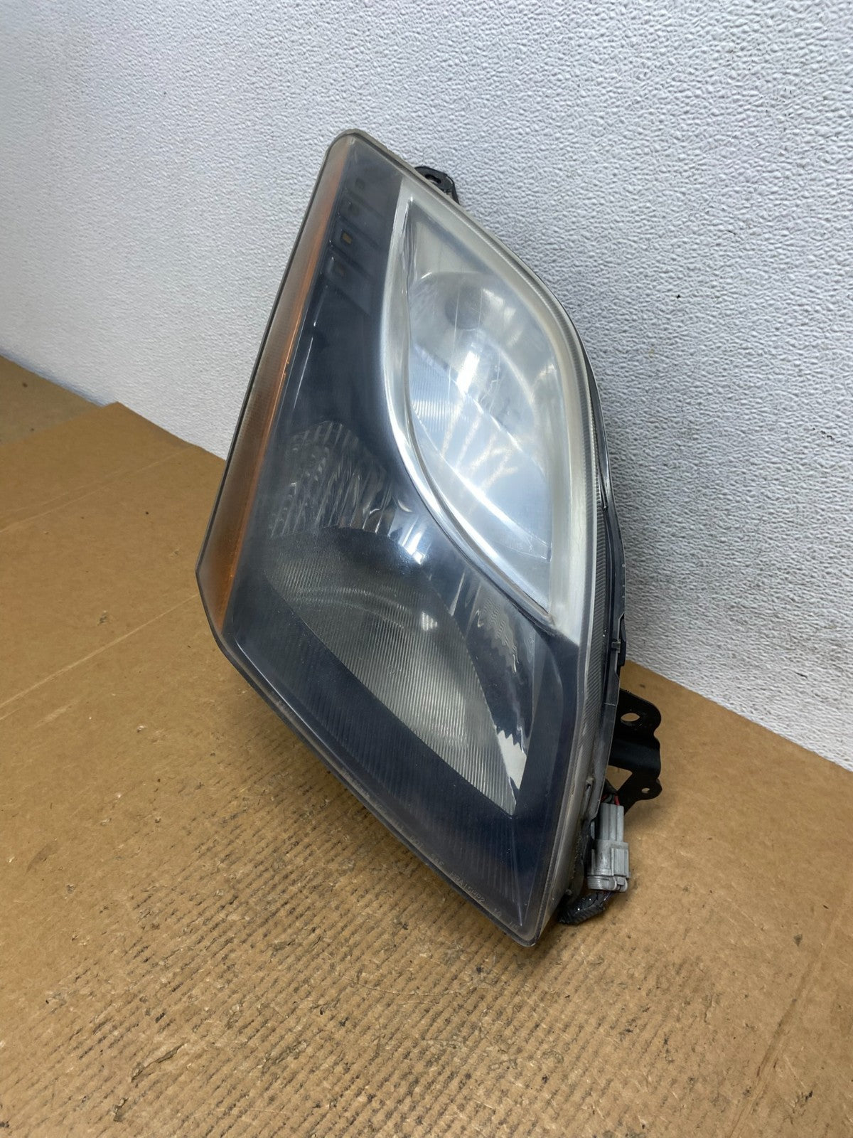 2010 2011 2012 Nissan Sentra Halogen Right Passenger Black Headlight AE1233 DW1
