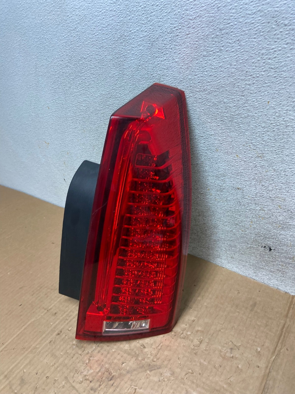 2008 to 2013 Cadillac CTS Right Passenger Side Led Side Tail light AI5430 LK1