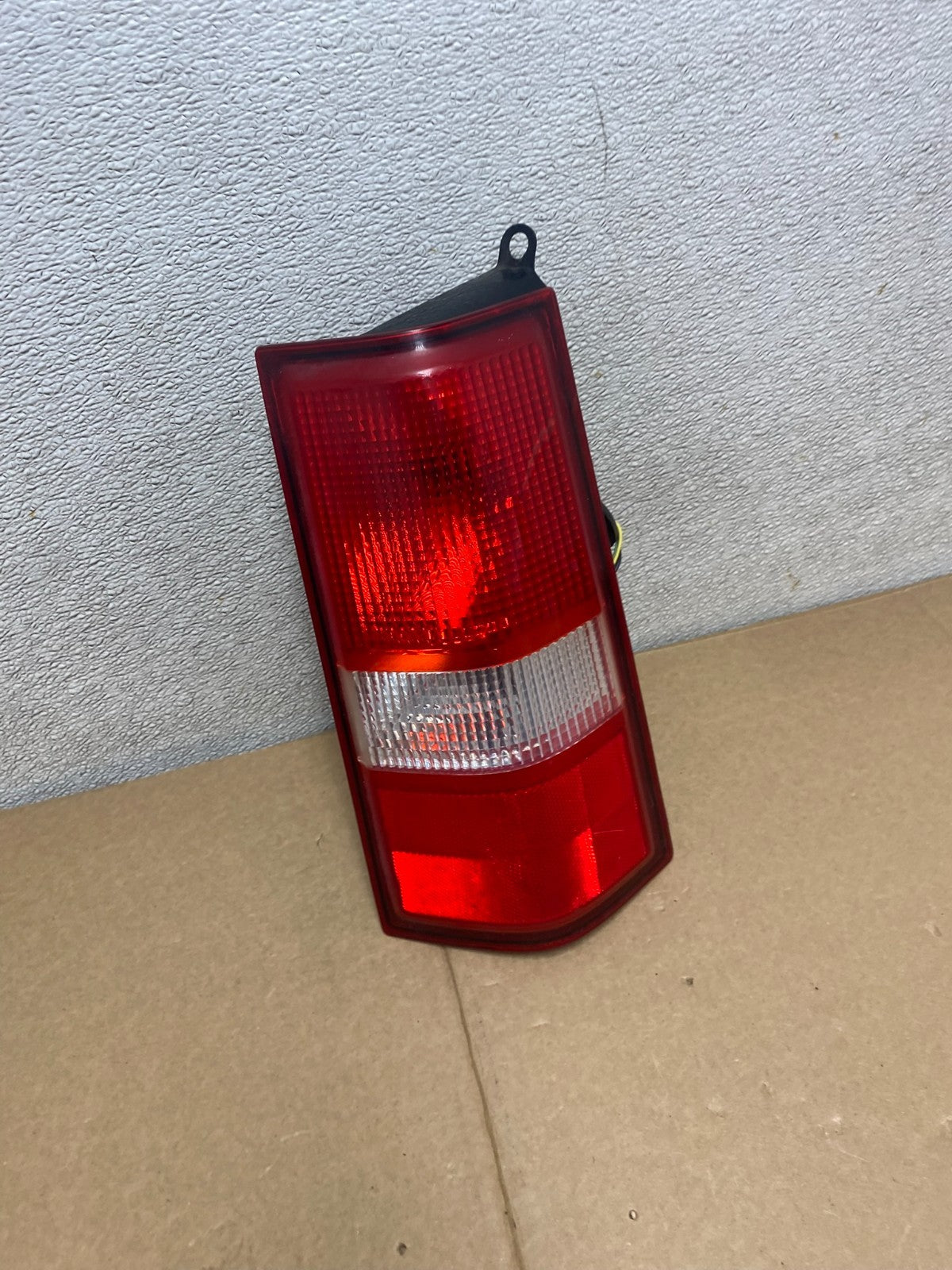 2003 2017 Chevrolet Express 1500 2500 3500 Right Passenger Tail Light U9693 DW2