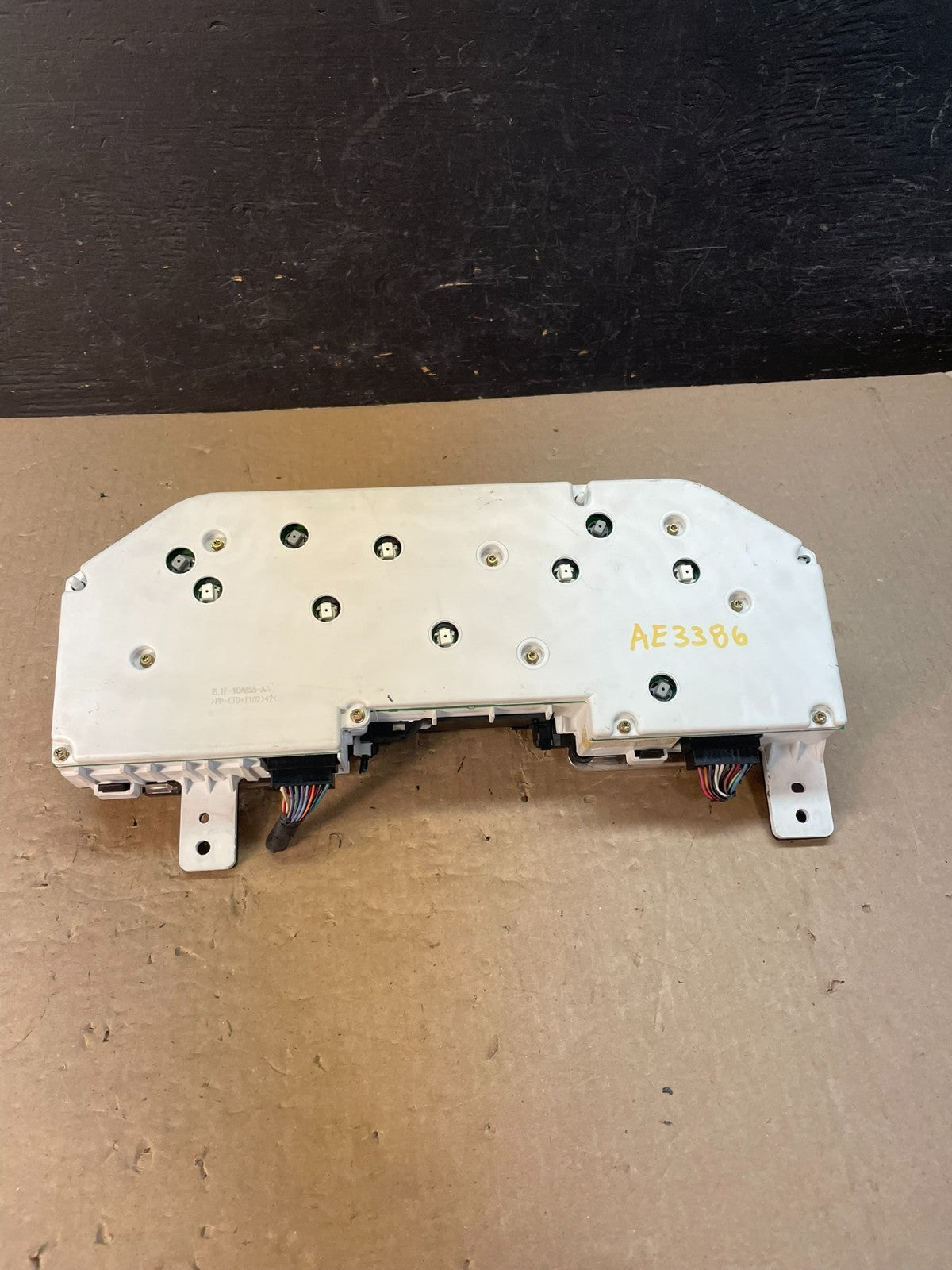 2000 2002 Ford Expedition Speedometer Instrument Gauge Cluster AE3386 DG9