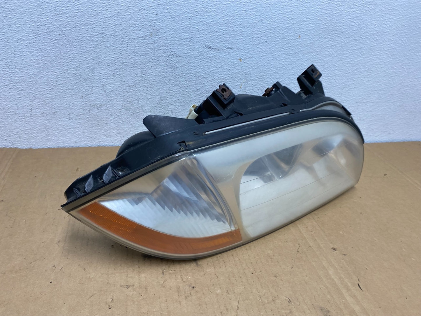 2001 to 2003 Acura MDX Passenger Right RH Headlight AD2677 DW2