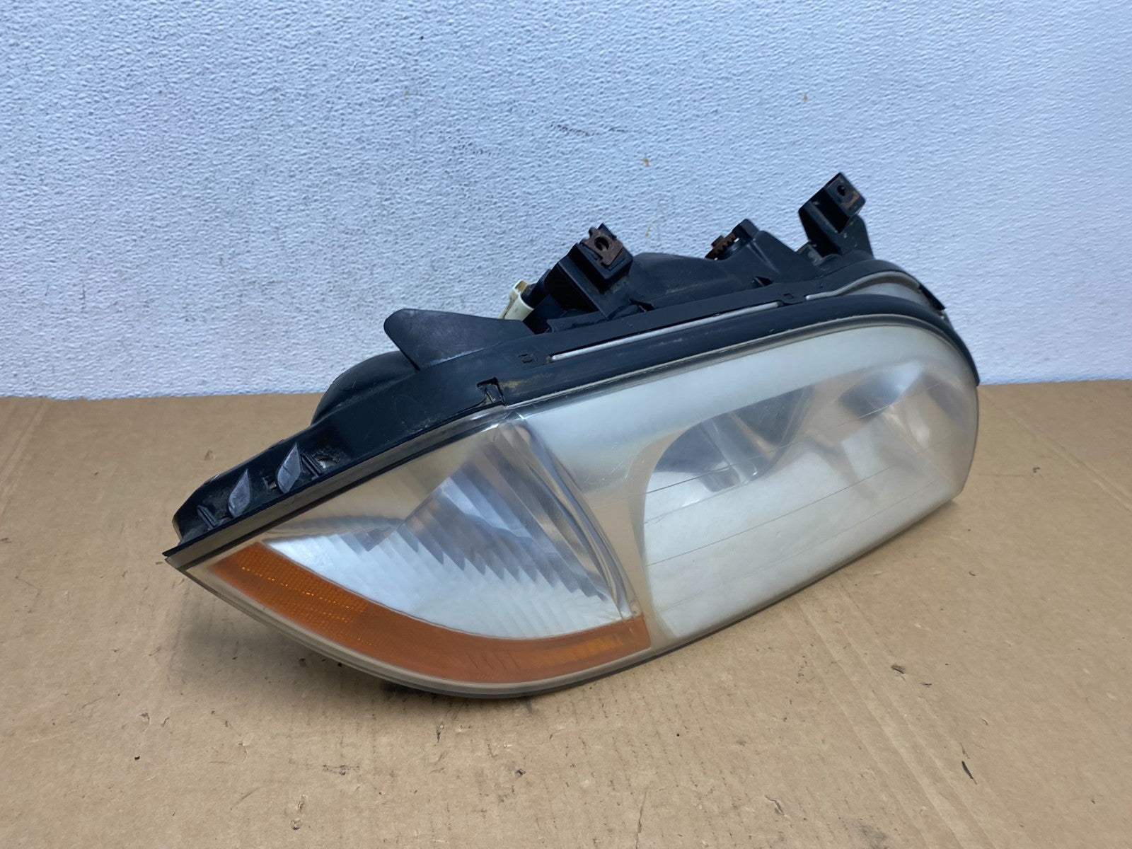 2001 to 2003 Acura MDX Passenger Right RH Headlight AD2677 DW2