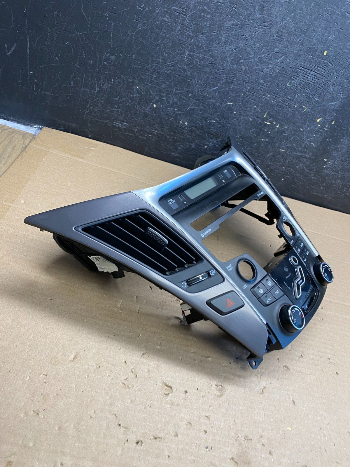 2011 - 2014 Hyundai Sonata Center Radio Climate Control Air Vent Bezel ag5243 DG6