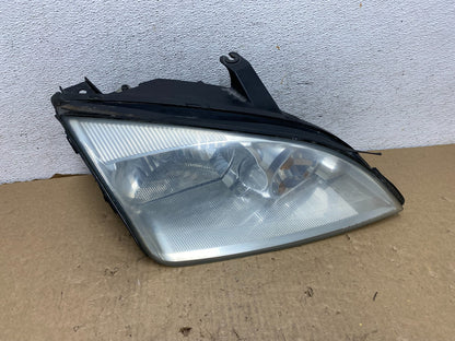2005-2007 Ford Focus Right Passenger RH Side Headlight Halogen AF7440 DW0