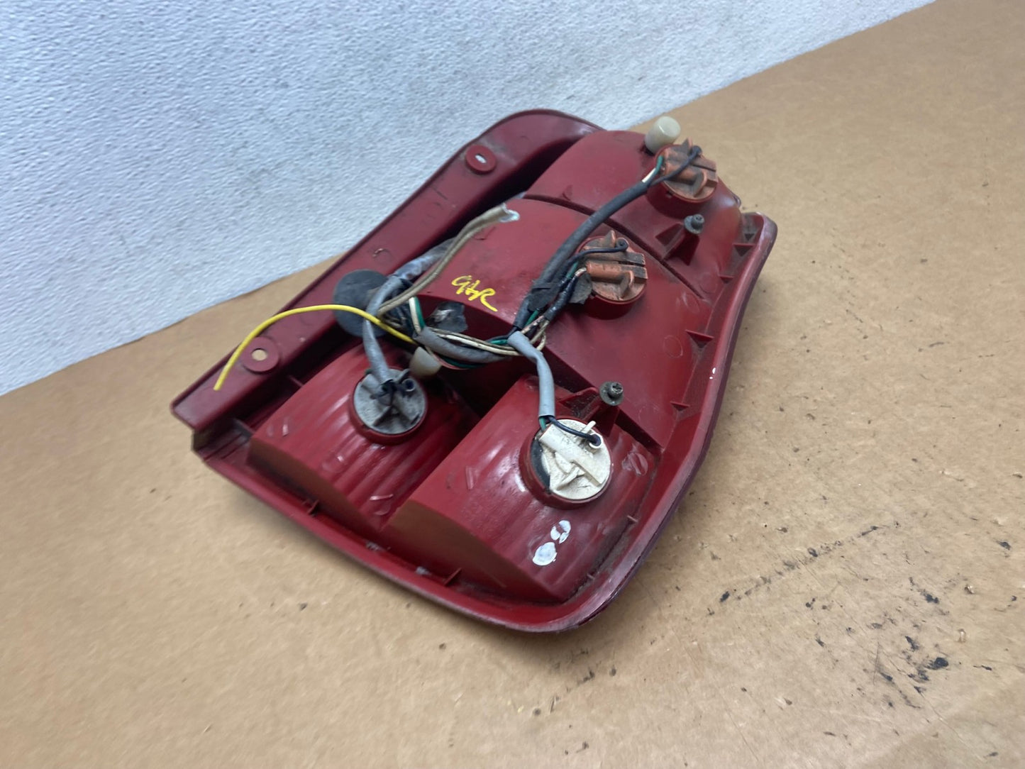 2002 Kia Sedona Left Driver LH Side Tail Light AD5143 LK5