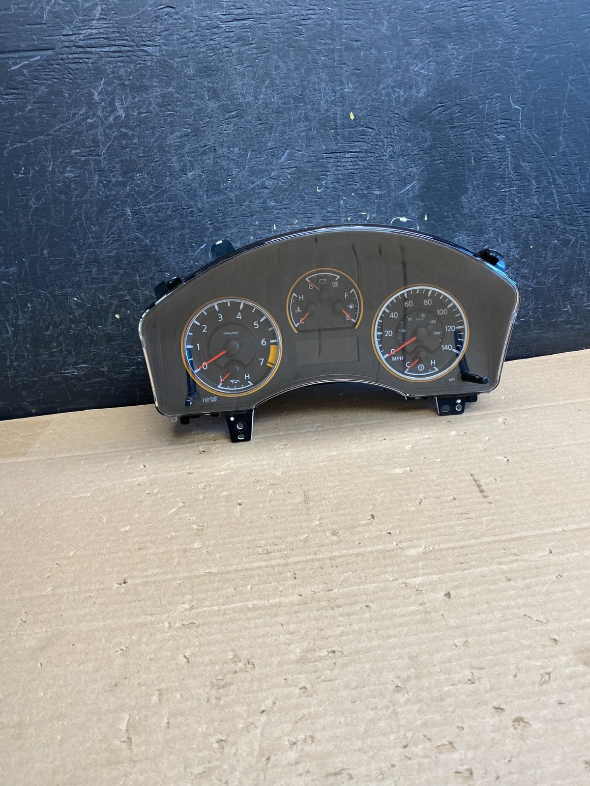 2010 2011 Nissan Armada Speedometer Cluster Gauge AG6302 DG0