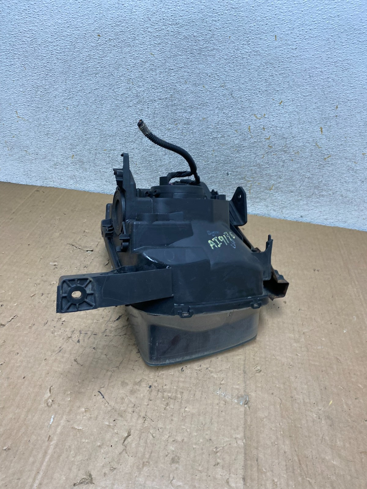 2003 to 2006 Honda Element Left Driver Lh Side Headlight AI9176 DW6
