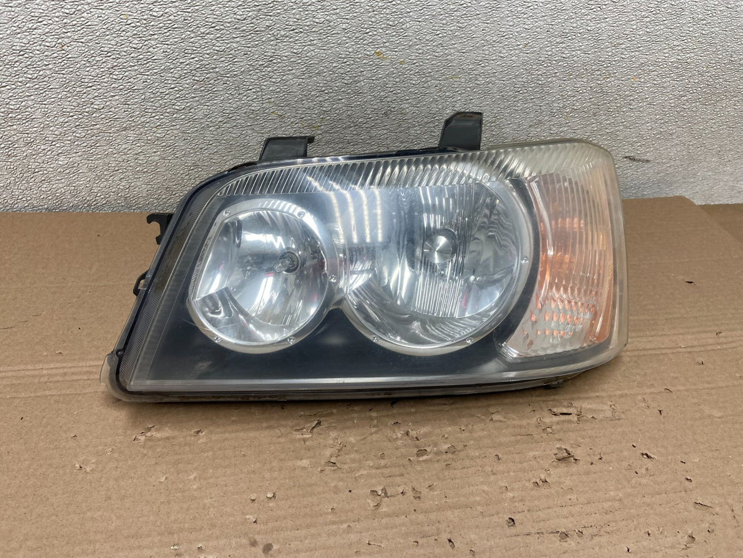 2001 2002 2003 Toyota Highlander Headlight Left Driver LH Side AB1140 DW0
