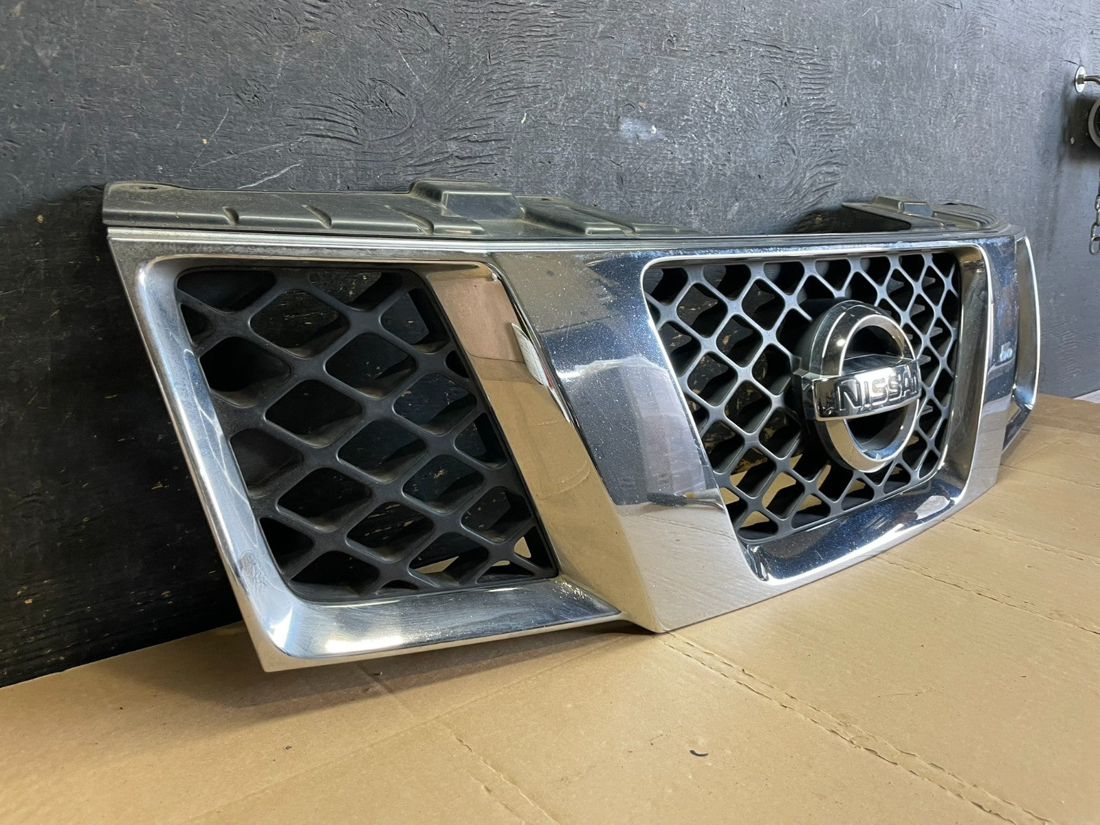 2005 2006 2007 Nissan Pathfinder Chrome Front Upper Grill Grille Oem AA6188 DG1