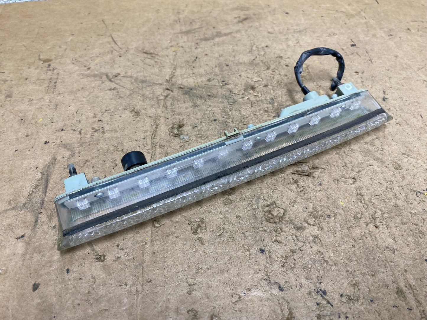 2006 - 2007 Subaru B9 Tribeca Spoiler 3RD Third Brake Light T5505 DG4