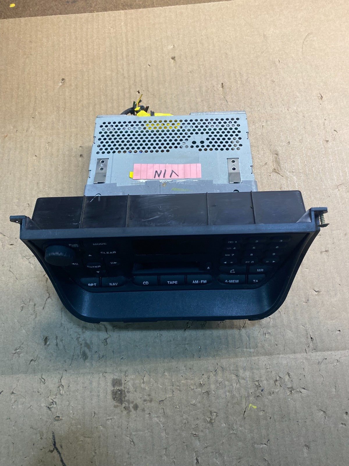 1998 to 2003 Jaguar XJ8 Vanden Plas Casette Radio AM/FM Tape Dash Z5368  DG3