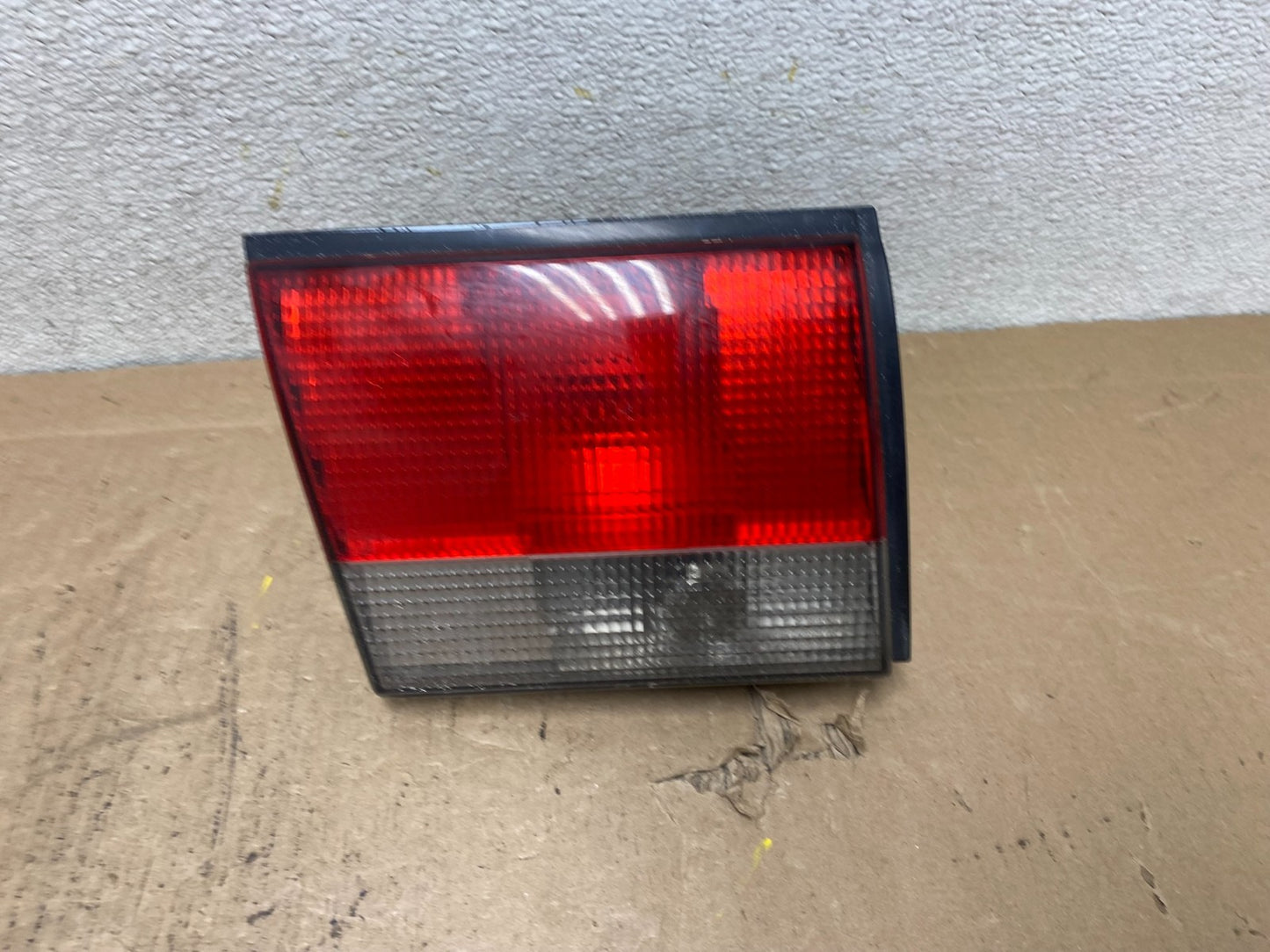 1994 to 1998 Saab 900 & Turbo Left Driver Side Tail Light Inner S0927 DW0