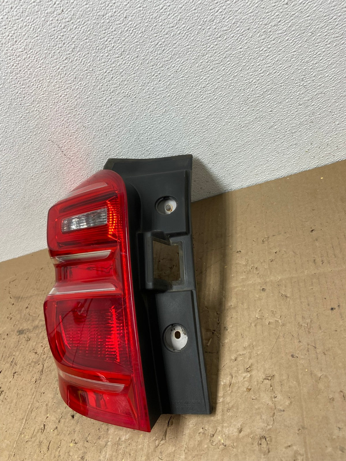 2016 to 2017 Chevrolet Equinox Left Driver Lh Side Tail Light OEM AC0714 LK1