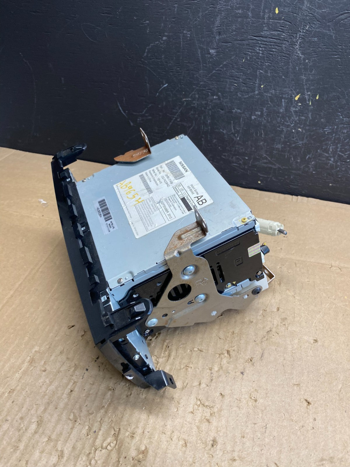 2013 to 2015 Nissan Altima Radio Screen Receiver AM-FM CD Player OEM AB9654 DG3