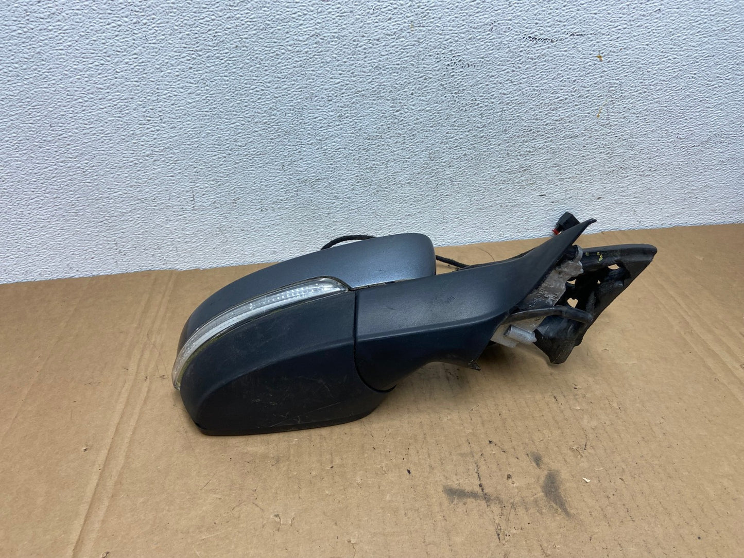 2012-2015 Volkswagen Passat Right Passenger Sgn Door View Mirror AD2696 LK3