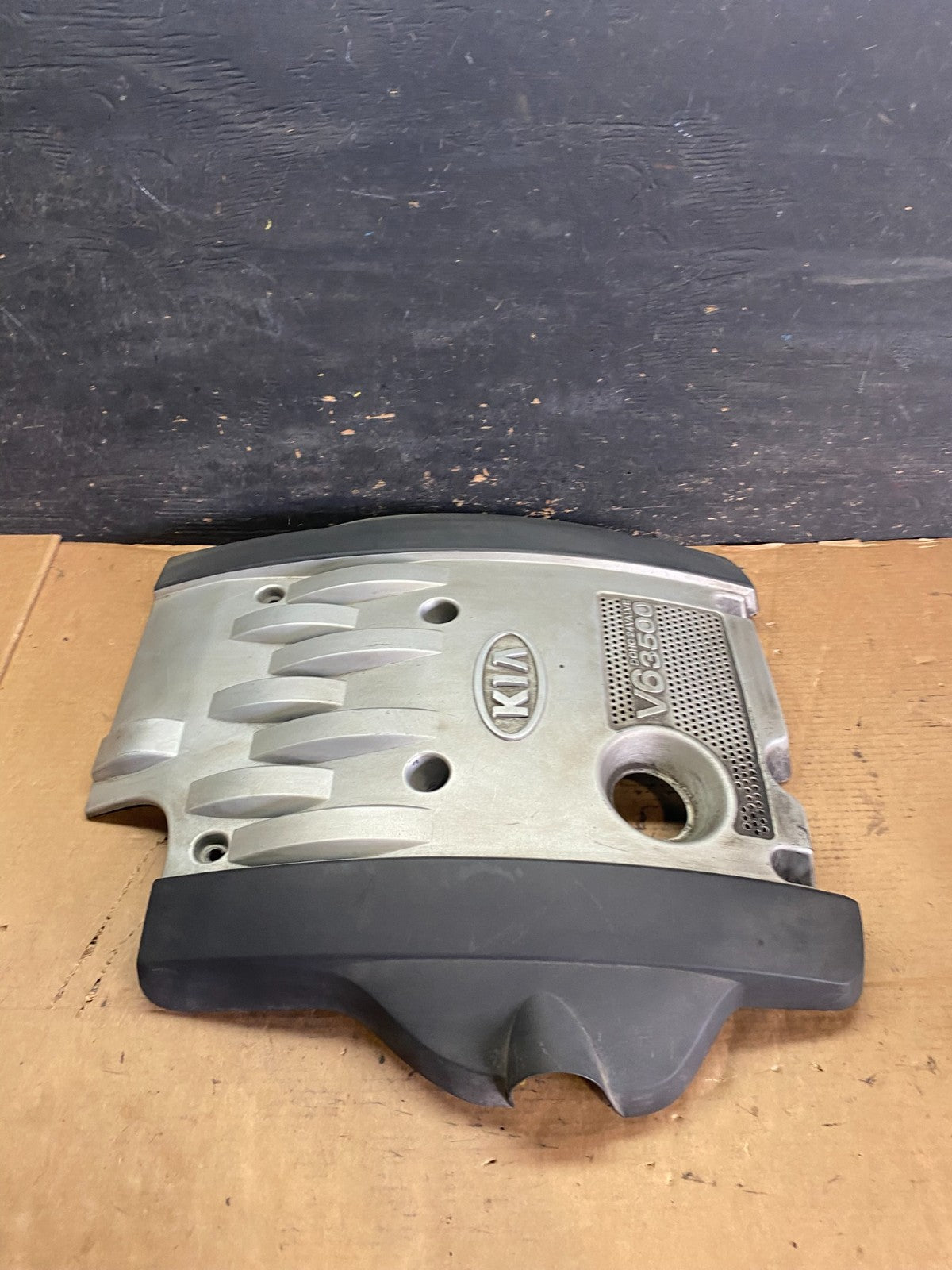 2002 to 2005 Kia Sedona V6 3.5L Engine Motor Cover Oem S0470 DG3