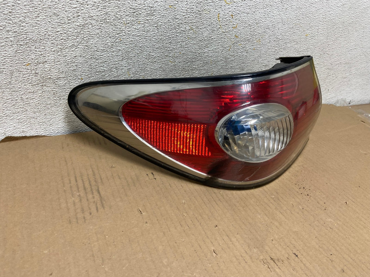 2002 to 2004 Lexus ES300 ES330 Left Driver Side Tail Light AH30141