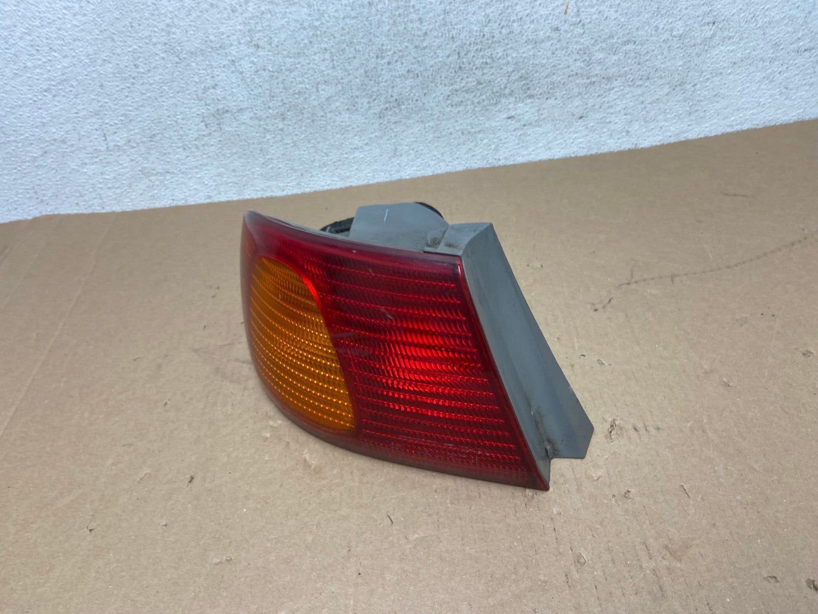 1998 1999 2000 Toyota Corolla Left Driver Lh Side Tail light AD6439 LK1