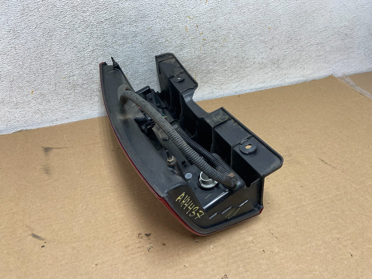 2007 to 2014 Cadillac Escalade Right Passenger RH Side Tail Light AH4437 DW5