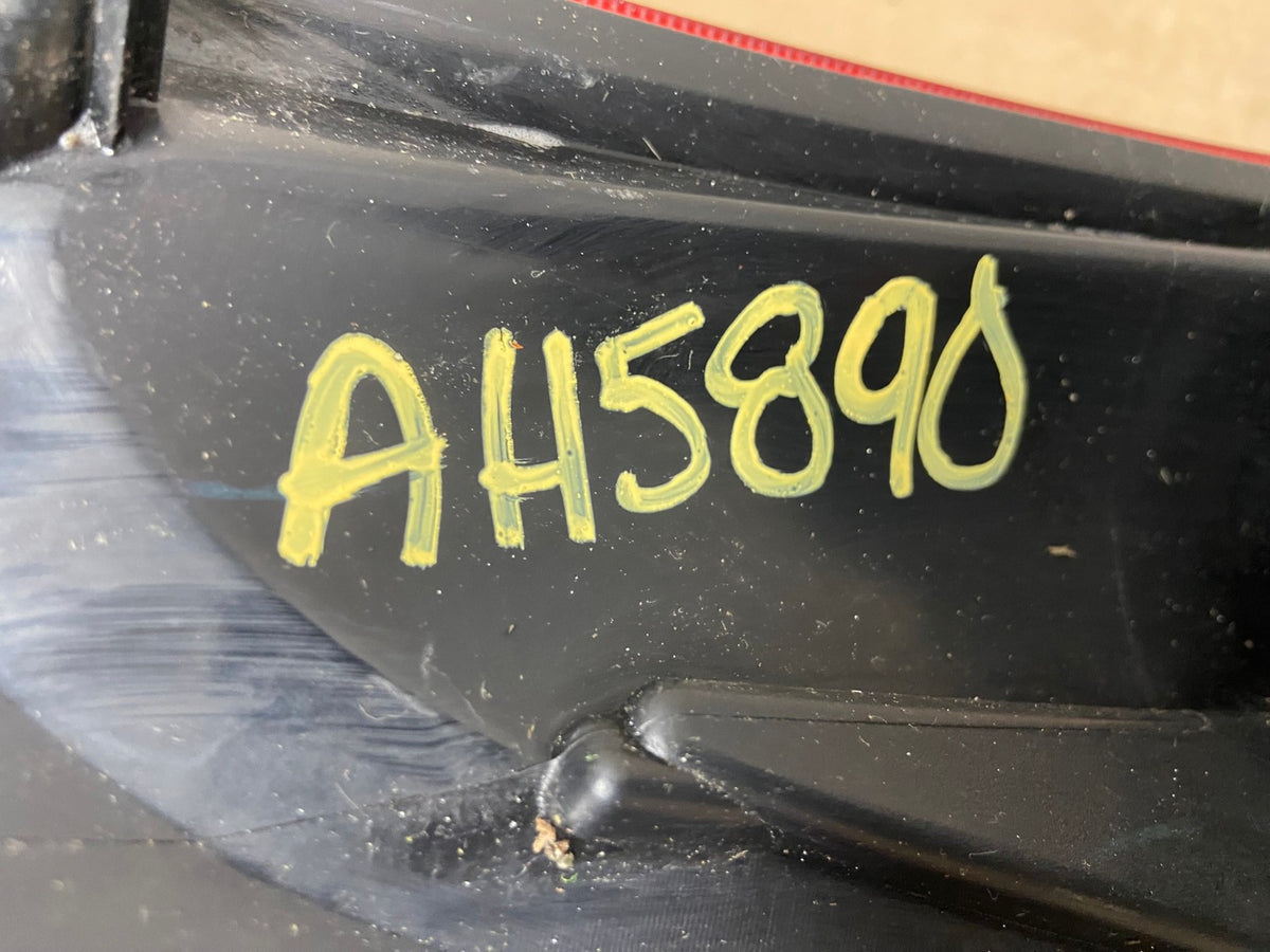 2012-2019 Nissan Versa Sedan Right Side Passenger Rh Tail Light AH5890 LK7