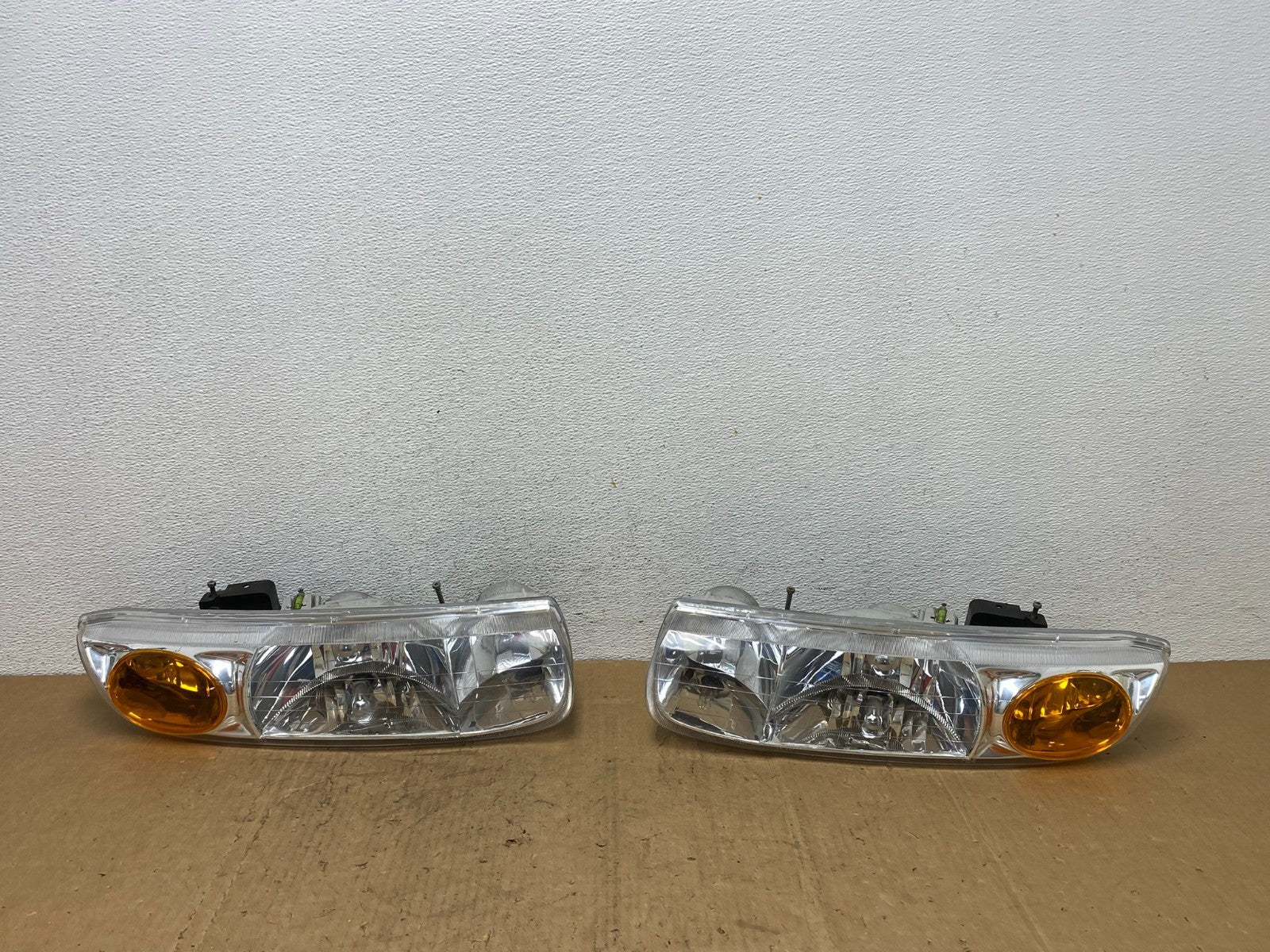 1998 - 2002 Saturn SL SL1 SL2 S Series Left+Right Halogen Headlights AD1421 DW0