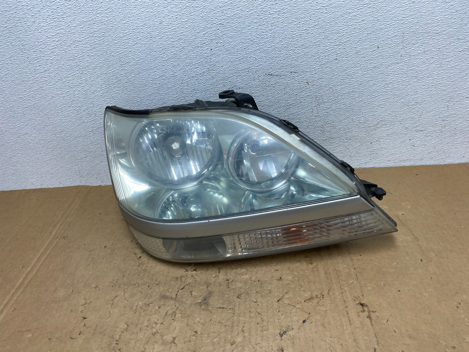 2001 2002 2003 Lexus RX300 Right Passenger Headlight Xenon HID AD3764 DW0