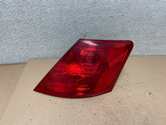 2014 to 2018 Ford Taurus Interceptor Right Passenger RH Tail Light OEM AB2432 LK0