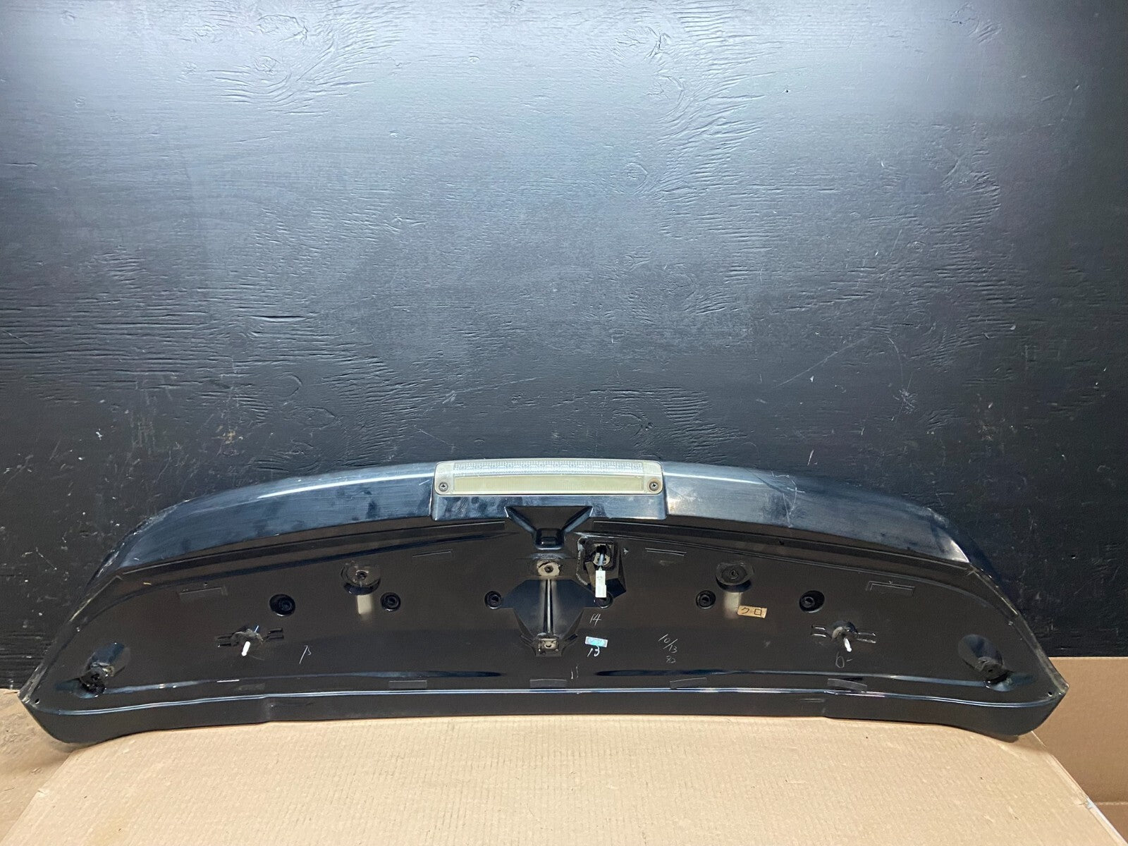 2004 to 2009 Lexus RX350 Rear Trunk Lid Tail Gate Lift Gate Spoiler OEM E8462 DG6