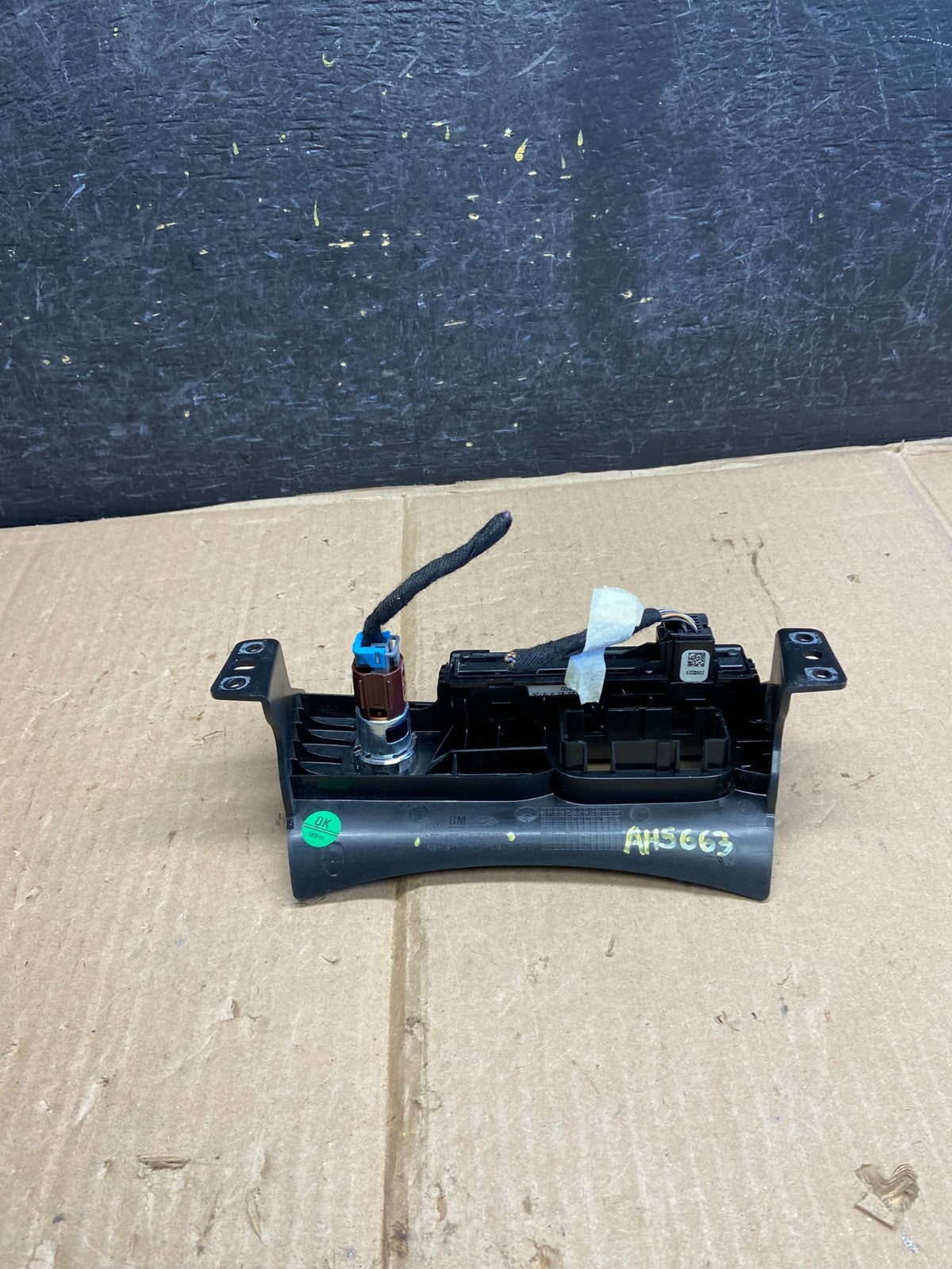 2013-2016 Chevy Malibu Hazard Socket Traction Control Button Panel Trim AH56633