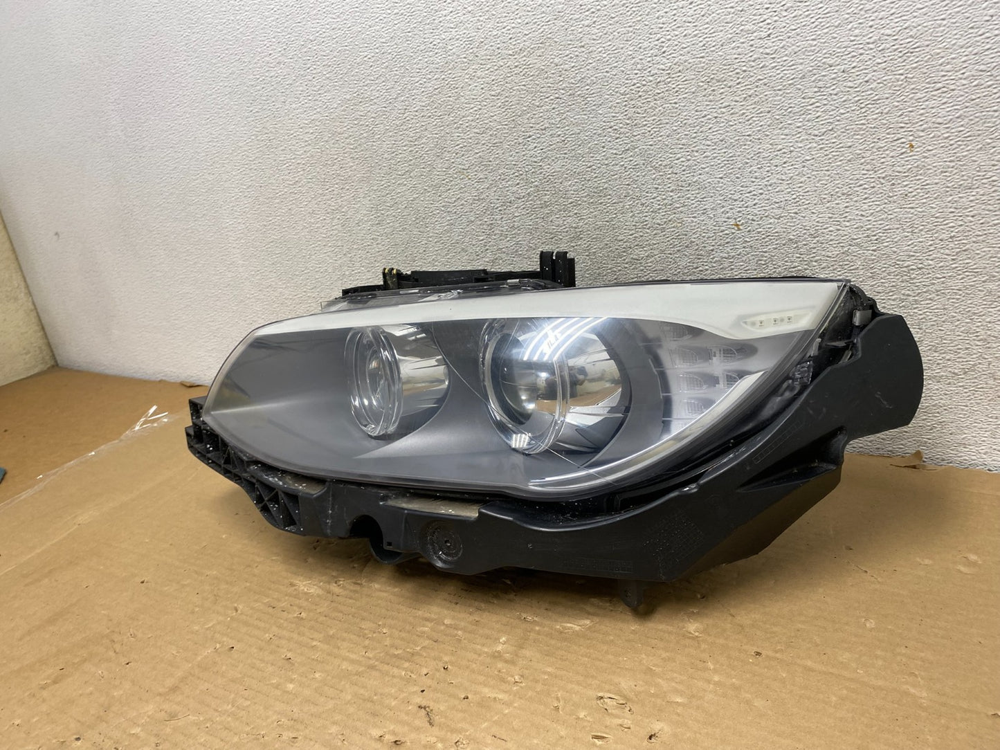 2011-2013 BMW 3-Series Coupe 335i Right Passenger Headlight Xenon AFS AG9232 DW1