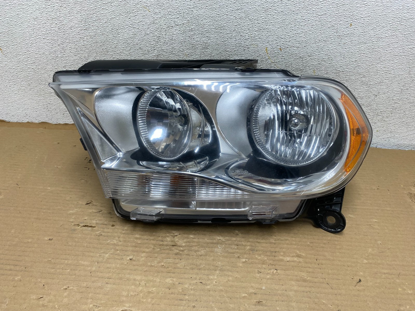 2011 to 2013 Dodge Durango Left Driver LH Side Headlight AH0564 DW0