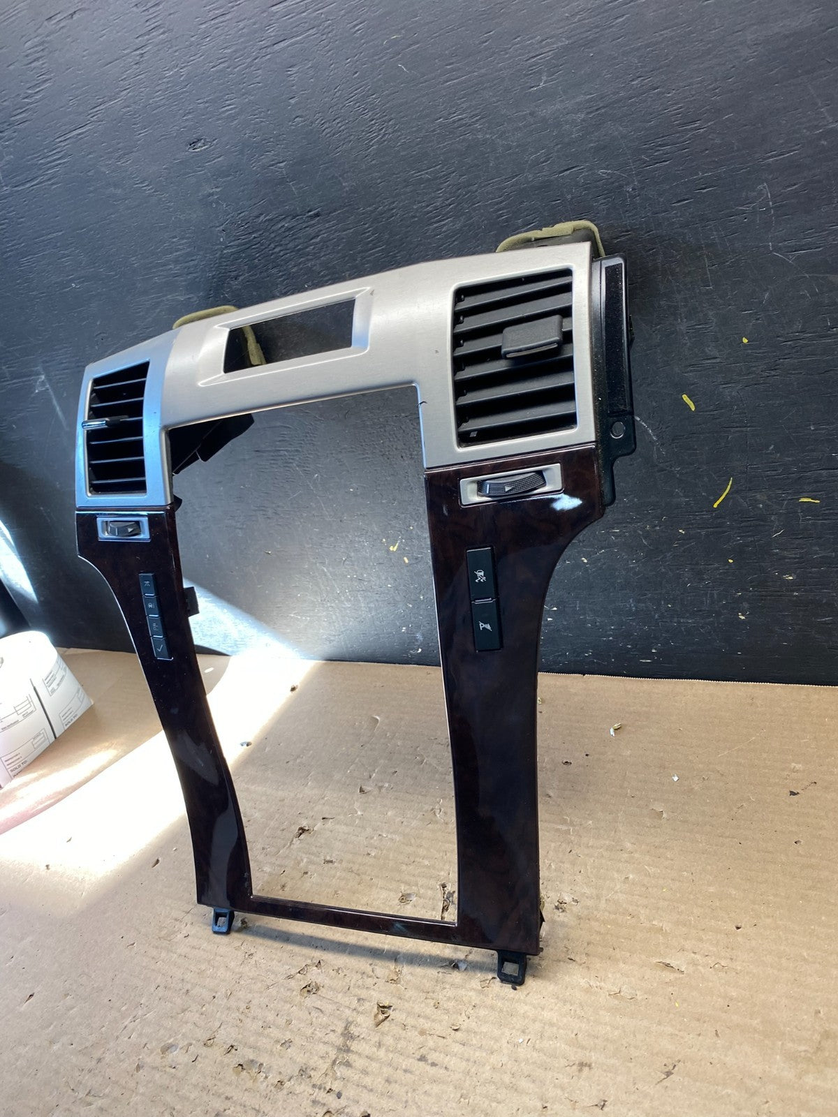 OEM 2007-2014 Cadillac Escalade Center Dash Trim Radio Bezel Vent Wood s3018 DG1