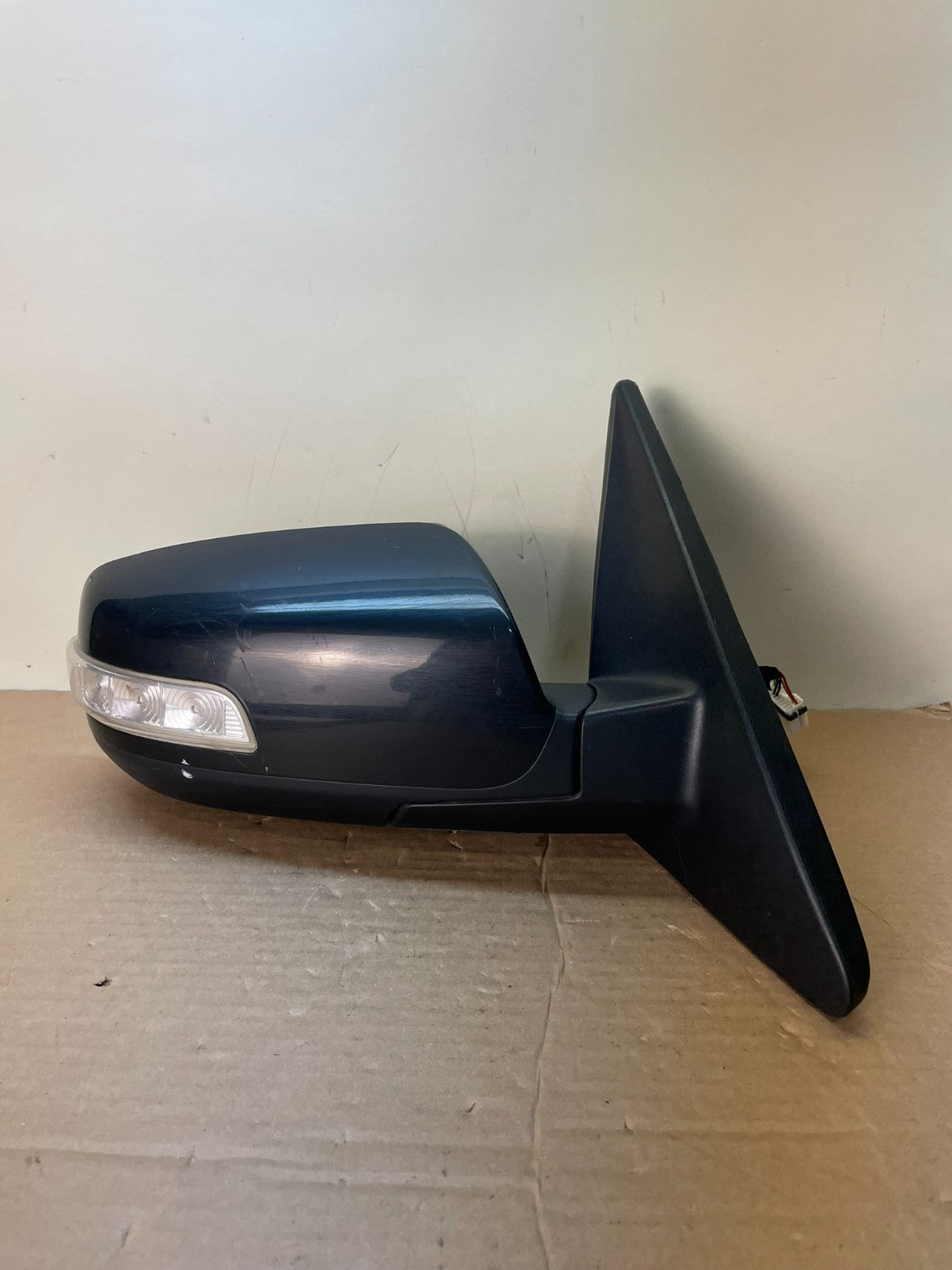 2011 to 2015 Kia Sorento Right Passenger Door Mirror Turn Signal ai0462 DG0