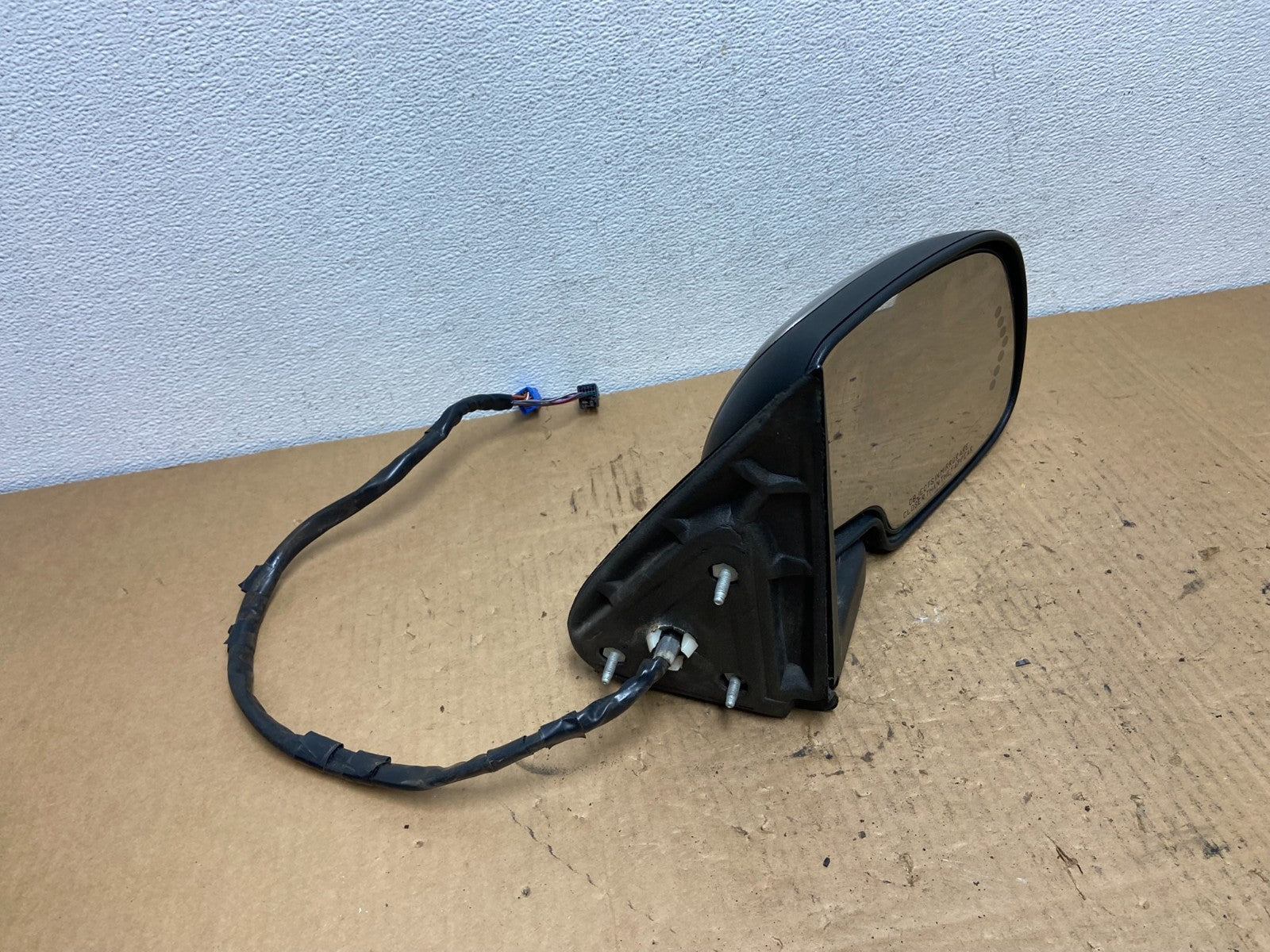 2003-2006 Chevrolet Tahoe Suburban Right Passenger Turn Door Mirror ac7823 DG6