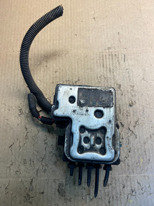 2003 - 2005 Chevrolet Silverado GMC Sierra ABS Anti-Lock Brake Module Z8989 DG0