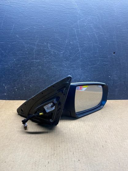 2011 to 2015 Kia Sorento Right Passenger Door Mirror Turn Signal AH7137 DW10